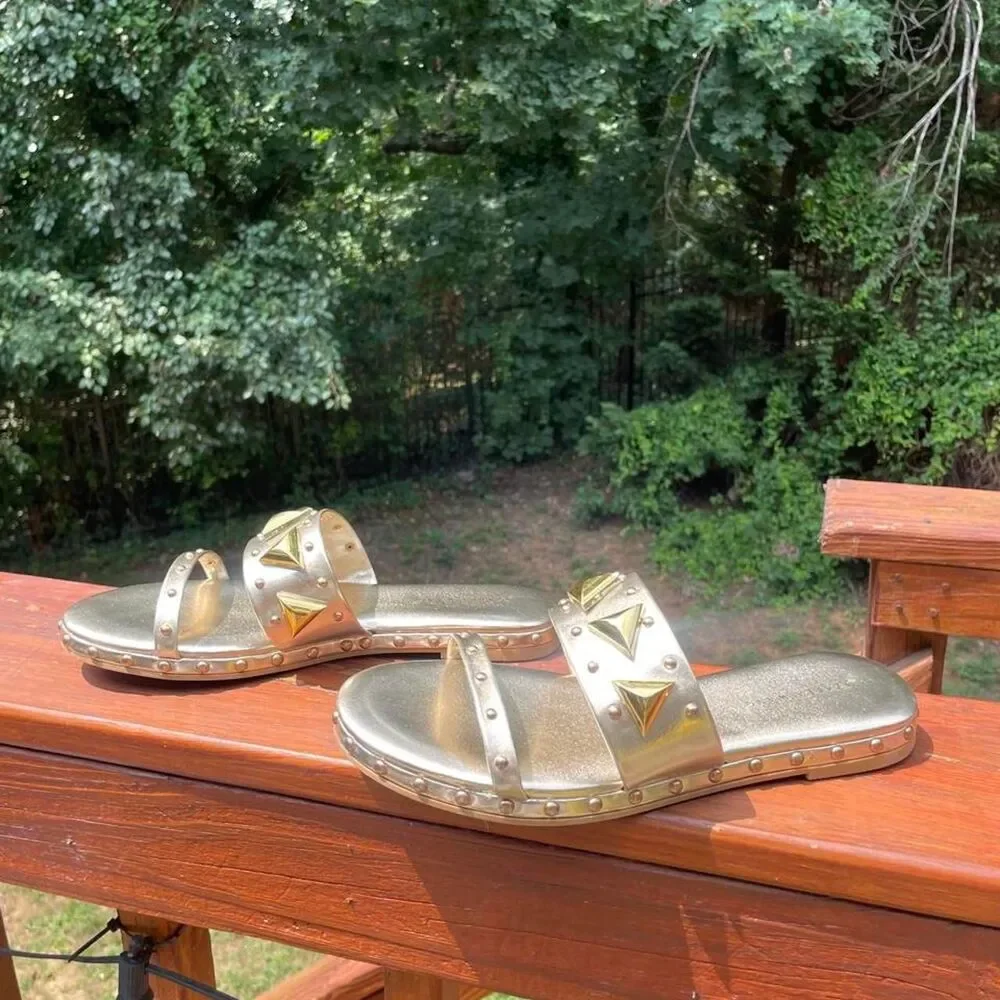 Azalea Wang Women's 8.5 Gold Sandals